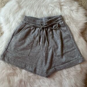 Princess Polly Size 0 Gray High Rise shorts
